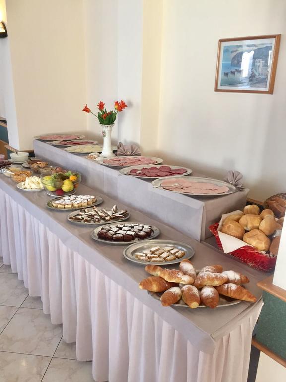 Hotel Lido Gargnano Luaran gambar