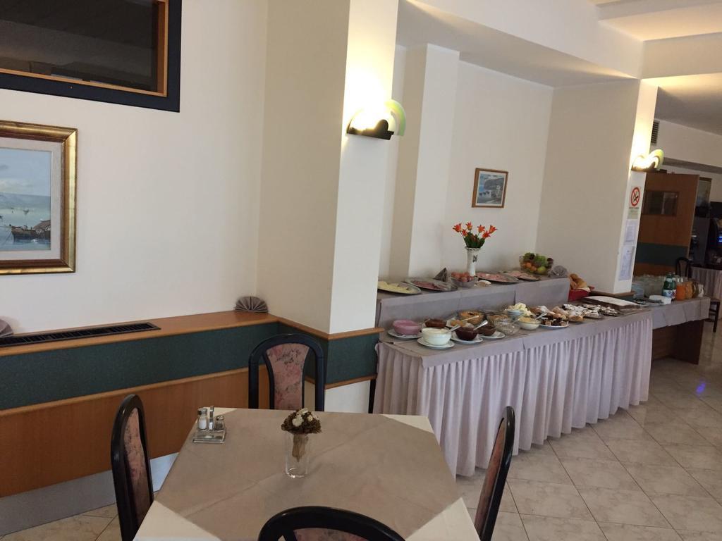 Hotel Lido Gargnano Luaran gambar
