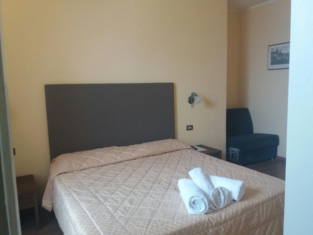 Hotel Lido Gargnano Luaran gambar