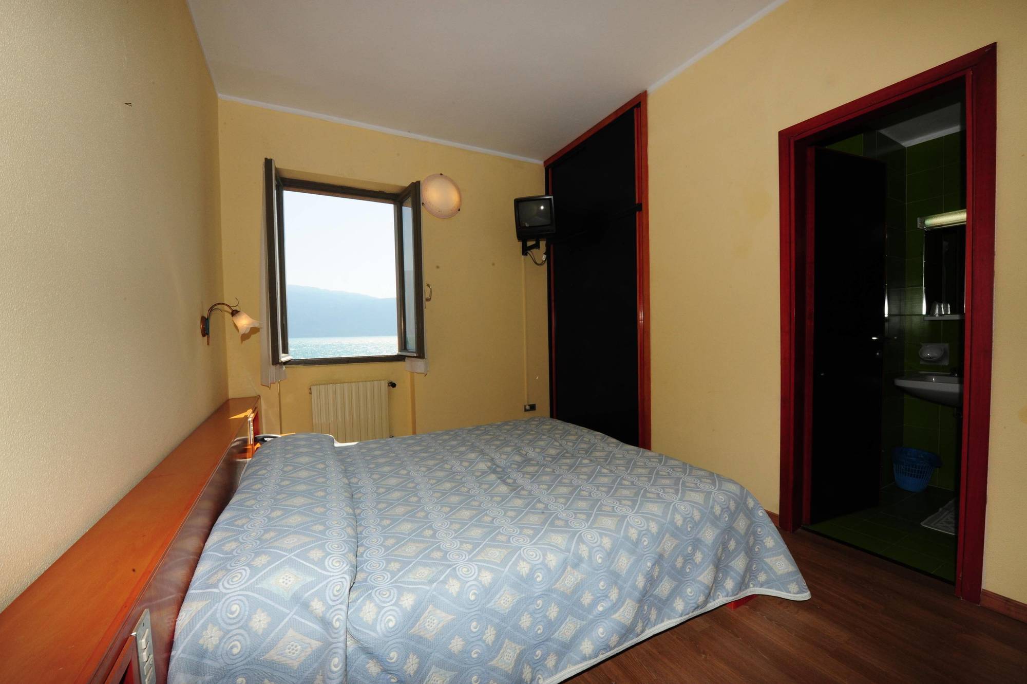 Hotel Lido Gargnano Luaran gambar