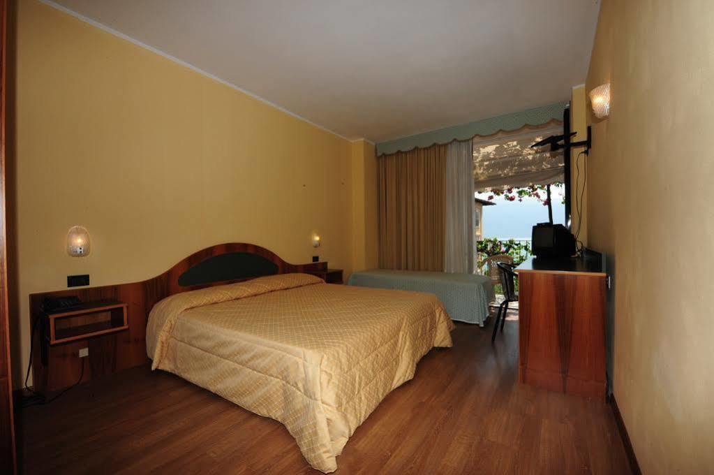 Hotel Lido Gargnano Luaran gambar