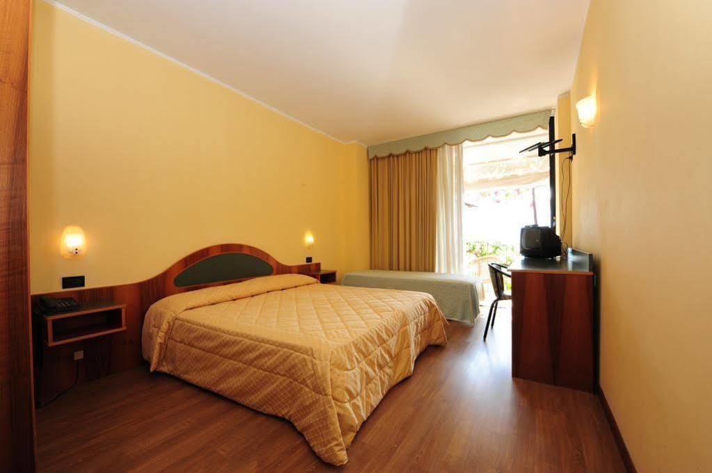 Hotel Lido Gargnano Luaran gambar