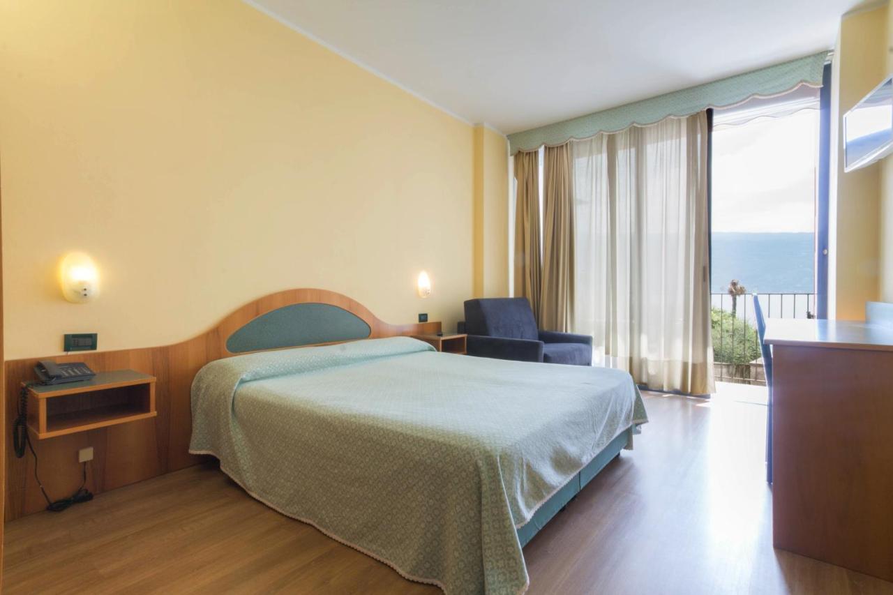 Hotel Lido Gargnano Luaran gambar