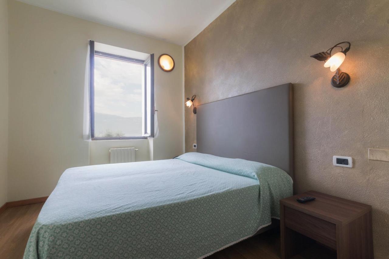 Hotel Lido Gargnano Luaran gambar